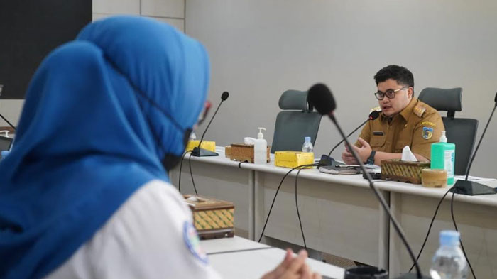 bupati-kediri-hanindhito-himawan-pramana-membentuk-tim-percepatan-uhc.jpg