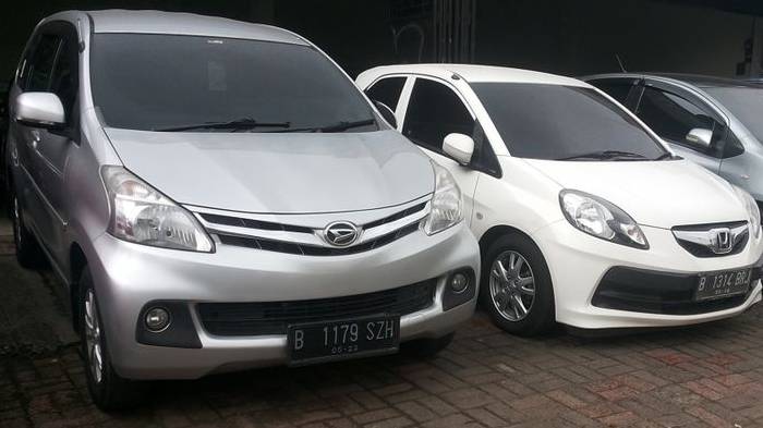 deretan-mobil-bekas-yang-dijual-di-diler-kara-motor.jpg