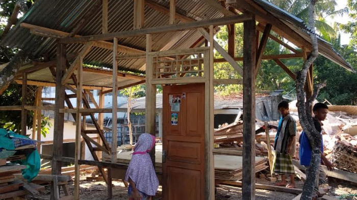 desain-huntara-its-10-untuk-rumah-korban-gempa-lombok_20180904_124417.jpg