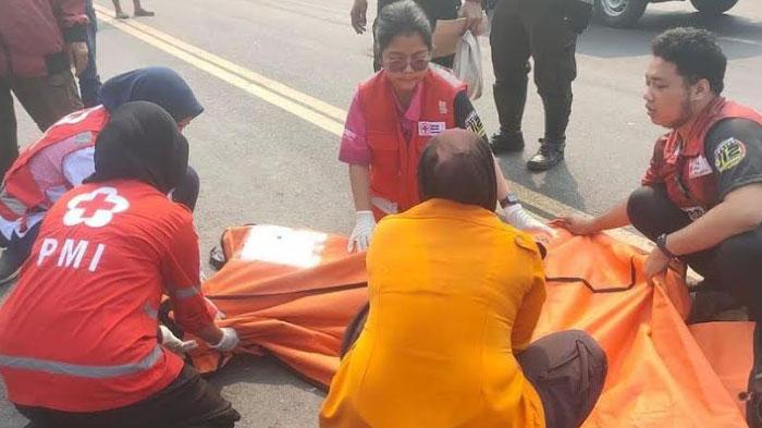 KRONOLOGI Pemotor Vixion Tewas Tertabrak Truk di Jalan Kalianak Surabaya, Sempat Oleng Lalu Terjatuh