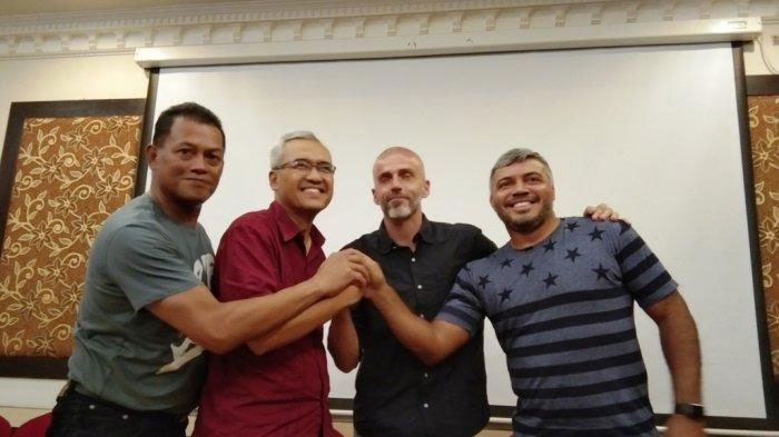 fatih-chabanto-pelatih-pss-sleman-eduardo-perez.jpg