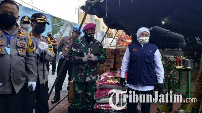 Gubernur Jatim Khofifah Tinjau Dapur Umum di Jalan Gresik dan Makodam V/Brawijaya