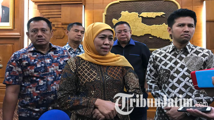 gubernur-jawa-timur-khofifah-indar-parawansa-saat-jumpa-pers-terkait-warga-jatim-positif-covid-19.jpg