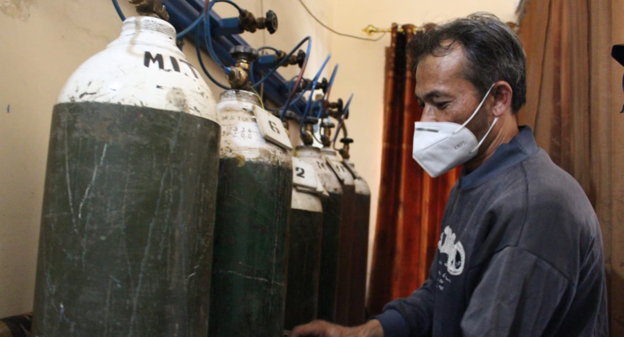 Breaking News, Permintaan Isi Ulang Tabung Oksigen di Surabaya Tinggi Saat Kasus COVID-19 Naik