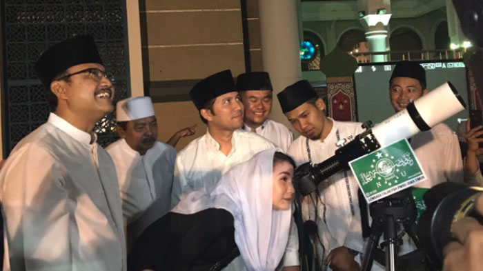 Sempat Kaget Bertemu dengan Gus Ipul Saat Lihat Gerhana Bulan, Emil: Ini Momen Persahabatan