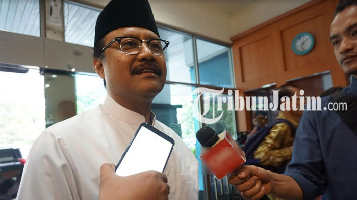 Jalani Pemeriksaan Kesehatan Hari Kedua, Intip Lima Potret Gus Ipul Saat Tiba di Graha Amerta