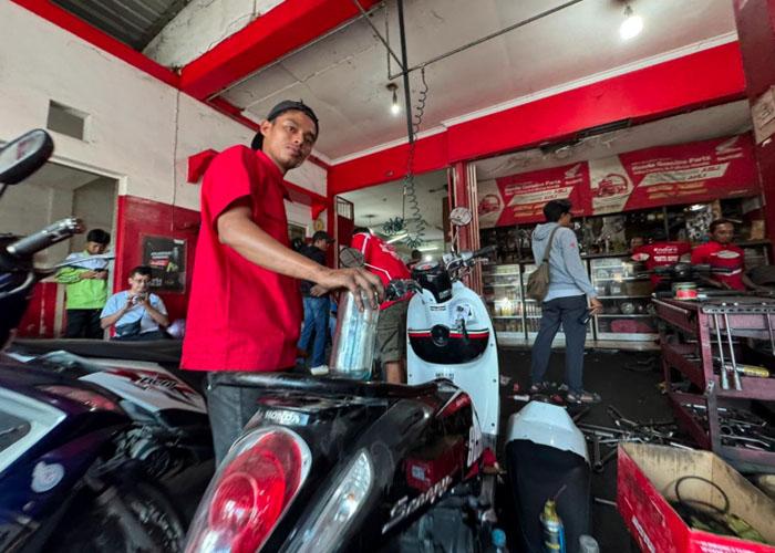 ilustrasi-bengkel-ilustrasi-Motor-servis-di-bengkelPertamina-Patra-Niaga-sampaikan-permohonan-maaf.jpg