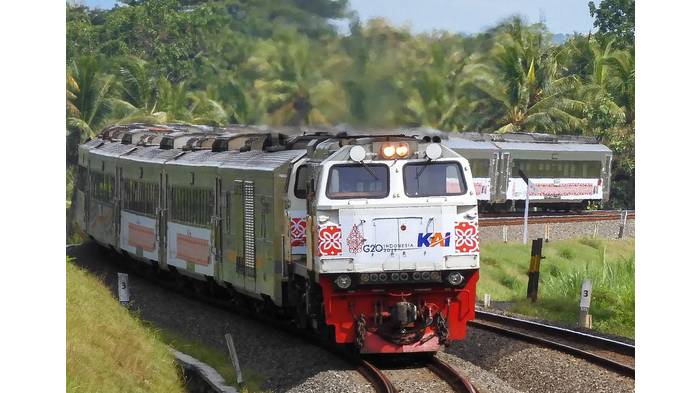 Syarat Bagi Pelanggan KA Jarak Jauh, Usia 18 Tahun ke Atas Wajib Tes RT-PCR Jika Belum Booster