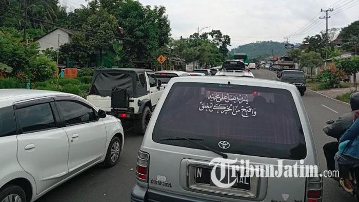 ilustrasi-macet-di-Jalan-Nasional-Jember-Lumajang-di-wilayah-Klakah-Lumajang.jpg