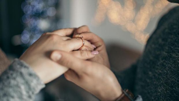 Jalan Santai, Wanita di NTT Tiba-tiba Dipeluk Pemuda Lalu Dibawa ke Mobil, Diduga Dipaksa Kawin