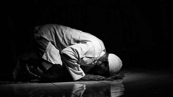 ilustrasi-salat-ilustrasi-sujud-ilustrasi-ibadah_20180517_085439.jpg