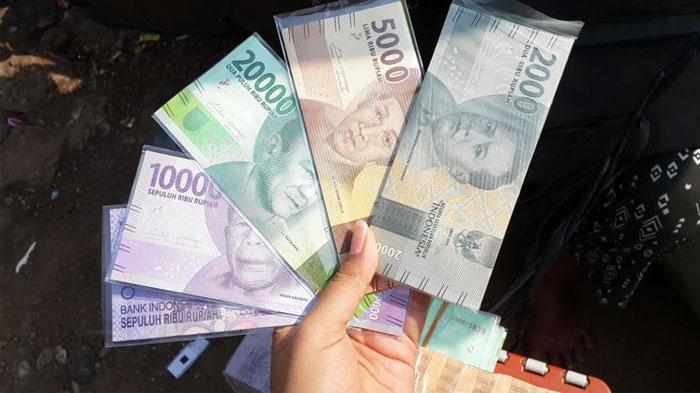 ilustrasi-tukar-uang-rupiah-baru-uang-mainan.jpg