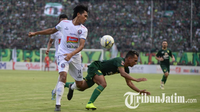 Goooollll, Persebaya Vs Arema FC, Gol Irfan Jaya di Menit Ketujuh Bikin Tuan Rumah Unggul Sementara