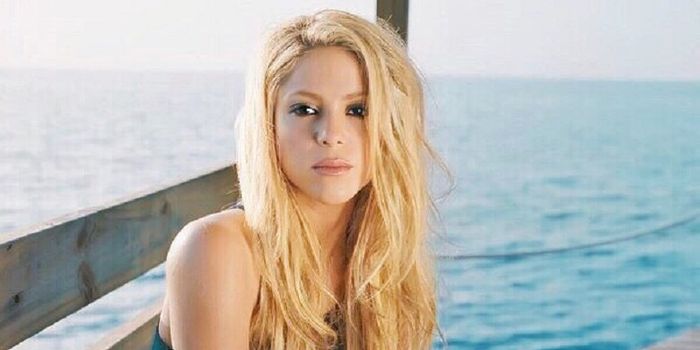 istri-gerrard-pique-shakira.jpg