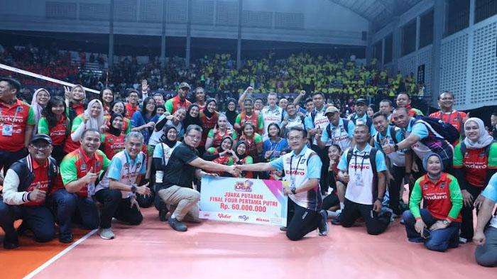 jakarta-Pertamina-Enduro-JPE-menerima-gelar-juara-putaran-pertama-Final-Four-Proliga-2026.jpg