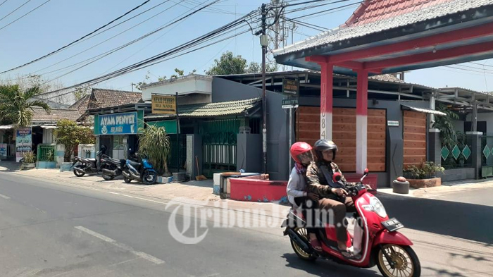 Warga Kota Madiun Diresahkan Prank Pocong, Orang Berkostum Pocong Berdiri di Gang Makam
