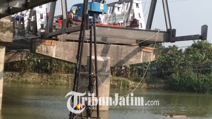 jembatan-widang-ambruk-dilas_20180507_223025.jpg