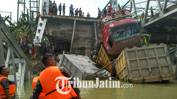 jembatan-widang-ambruk_20180417_202935.jpg