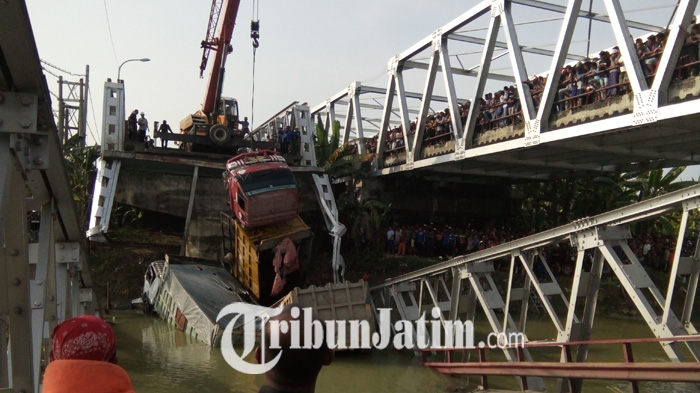 jembatan-widang-ambruk_20180417_204926.jpg