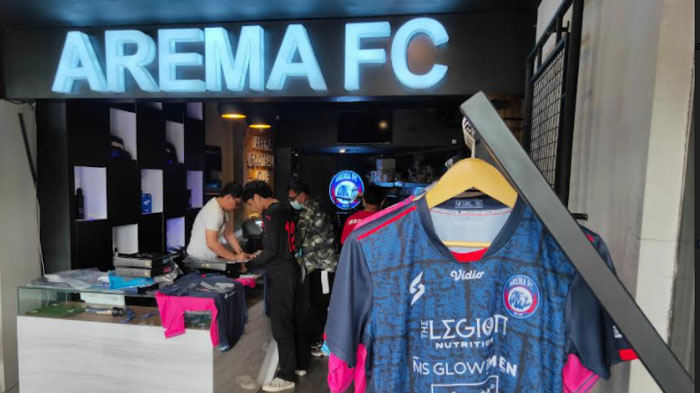jersey-arema-fc-di-musim-20212022-ludes-diburu-aremania-aremanita-di-seluruh-indonesia.jpg