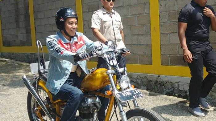 Barang-barang Ngetren Jokowi Akan Dilelang di Surabaya, Dari Motor Lengkap dengan Jaket Sampai Gitar