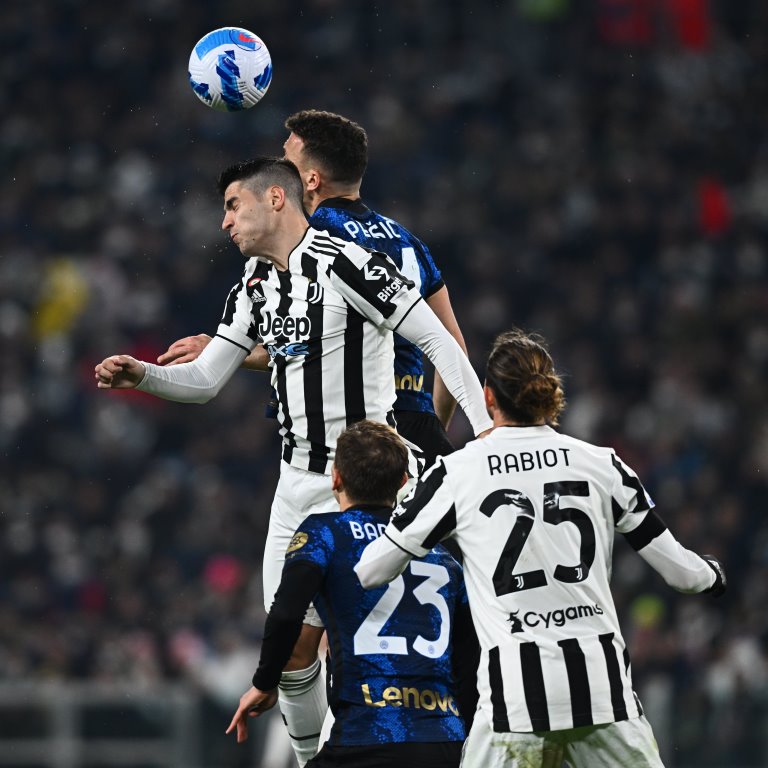 TERPOPULER BOLA: Tottenham dan West Ham Menang hingga Bianconeri Bertekuk Lutut di Kandang Sendiri