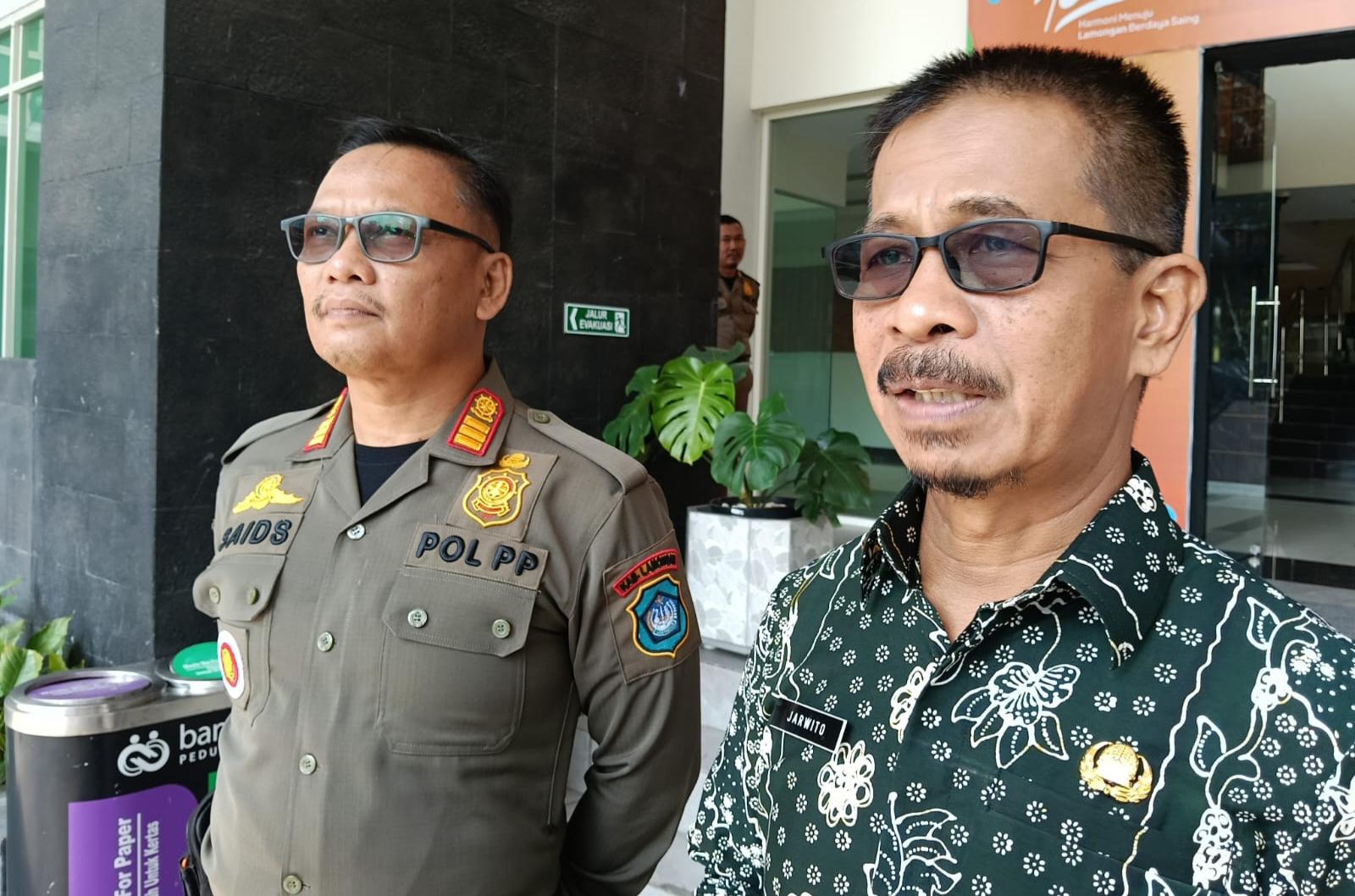 Alun-alun Lamongan Jadi Sorotan, Marak Pasangan Muda-mudi Berperilaku Tak Wajar, Satpol PP Bertindak