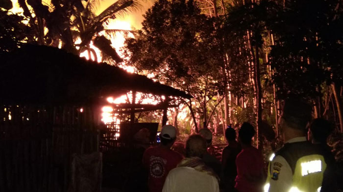 Warga Blitar Cium Bau Gurih Bercampur Gosong Mirip Sate, Ternyata Kandang Berisi 8000 Ayam Terbakar