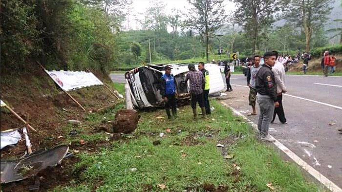 Kecelakaan Bus Kembali Terjadi di Tanjakan Emen, Beredar Video Kondisi Kendaraannya di Dunia Maya