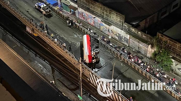 Daftar 4 Korban Kecelakaan Gandengan Truk Tangki Terguling di Flyover Kotalama Malang