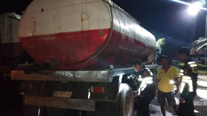 Kecelakaan Maut di Jombang, Gagal Nyalip, Pengendara Motor Masuk ke Kolong Truk Tangki, Satu Tewas