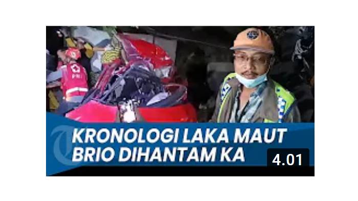 kecelakaan-maut-honda-brio-tertabrak-kereta-api-di-perlintasan-tanpa-palang-pintu.jpg
