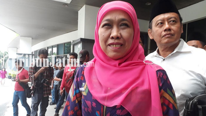 khofifah-indar-parawansa-usai-jalani-pemeriksaan_20180111_155418.jpg