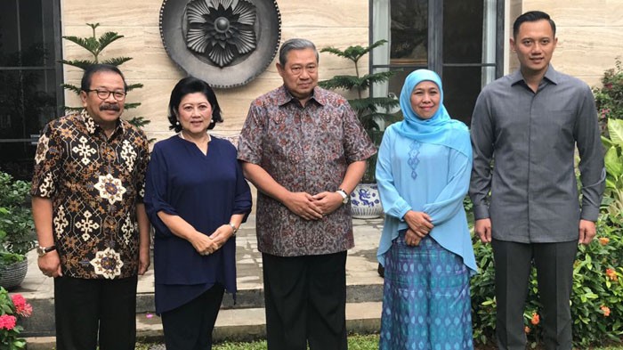 khofifah-pakde-ketemu-sby_20180207_193723.jpg