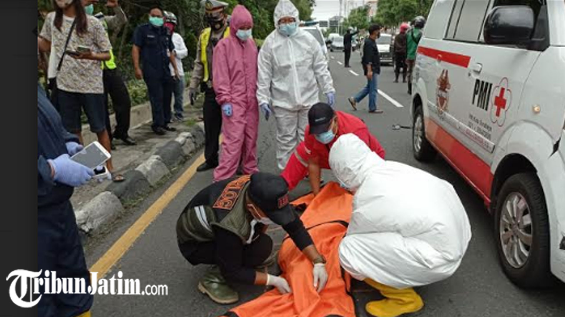 Pemuda Jatuh dari JPO Jalan Diponegoro Diduga Bunuh Diri, Tubuhnya Sempat Tertabrak Mobil Pikap