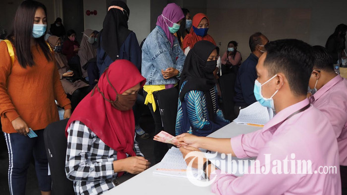 Hudiyono Sayangkan Pembagian Bantuan Korban PHK di Sidoarjo Dilakukan di Bank: Harusnya Tidak Begitu