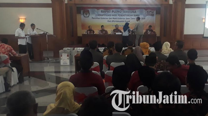 kpu-gresik-gelar-rekapitulasi-hasil-penghitungan-suara-pilgub-jatim_20180705_054140.jpg