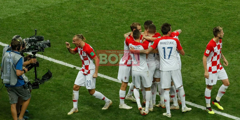 kroasia-rayakan-gol-di-final-piala-dunia-2018_20180716_015607.jpg