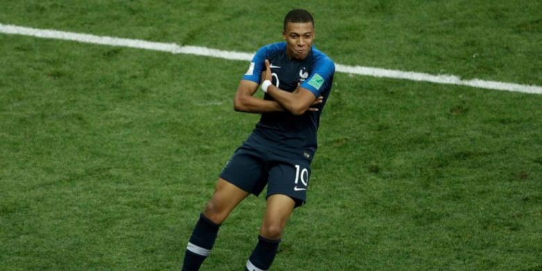 kylian-mbappe-penyerang-prancis-rayakan-gol-di-final-piala-dunia-2018_20180716_013337.jpg