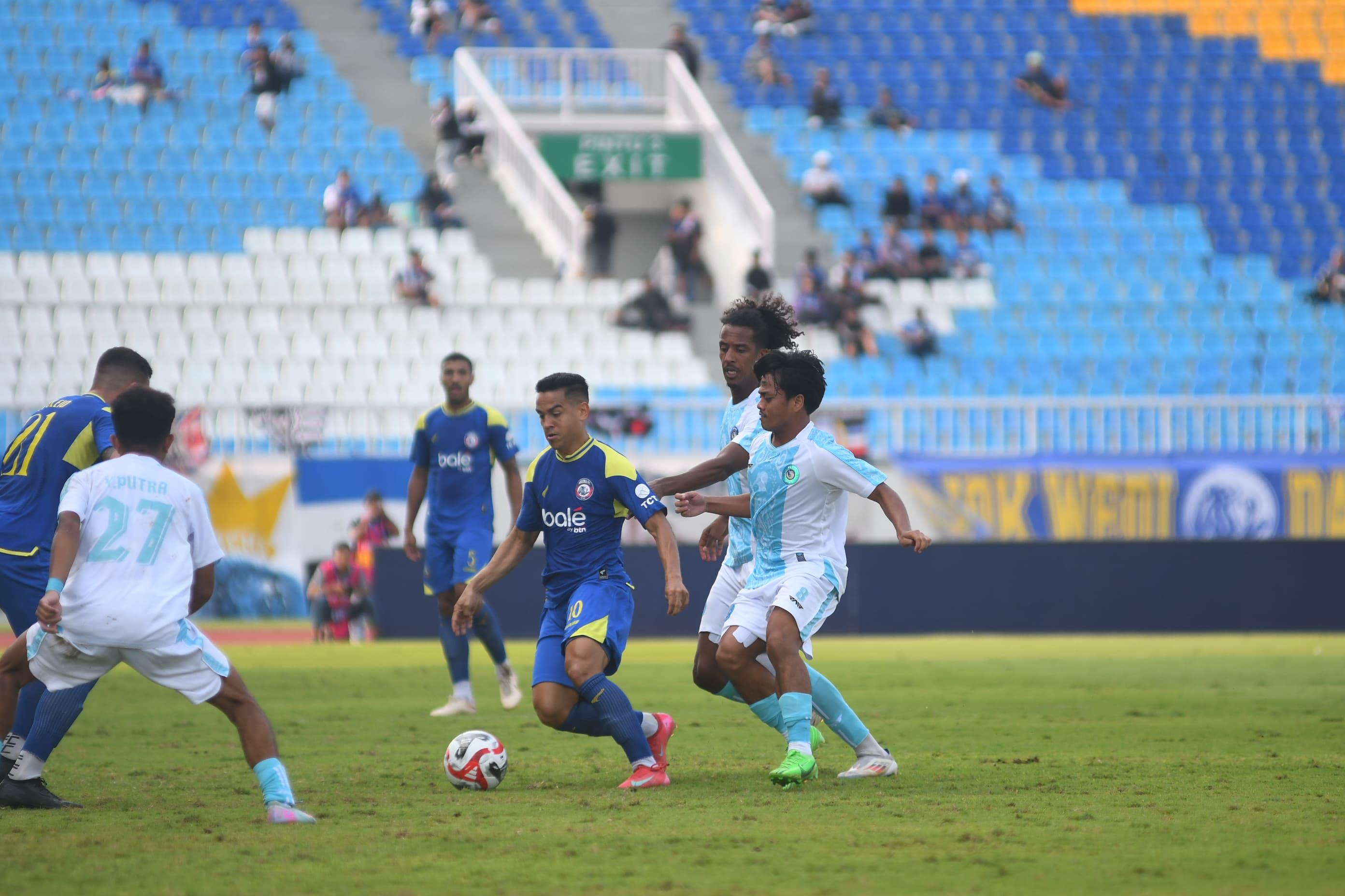 laga-arema-fc-vs-psbs-biak-di-stadion-kanjuruhan.jpg
