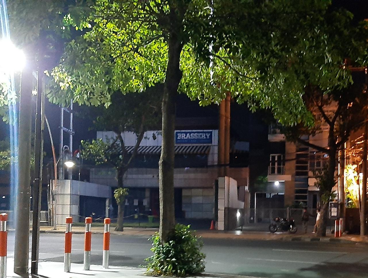 Tempat Hiburan Malam di Surabaya Padamkan Lampu, Tapi Malah Terima Pengunjung Hingga Larut Malam