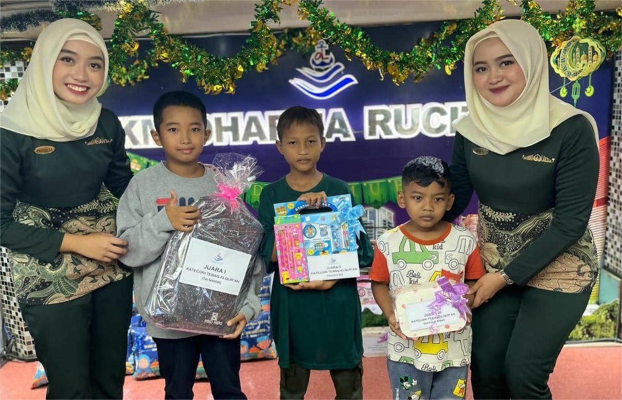 lomba-menggambar-di-kapal-dharma-lautan-utama-dari-banyuwangi.jpg