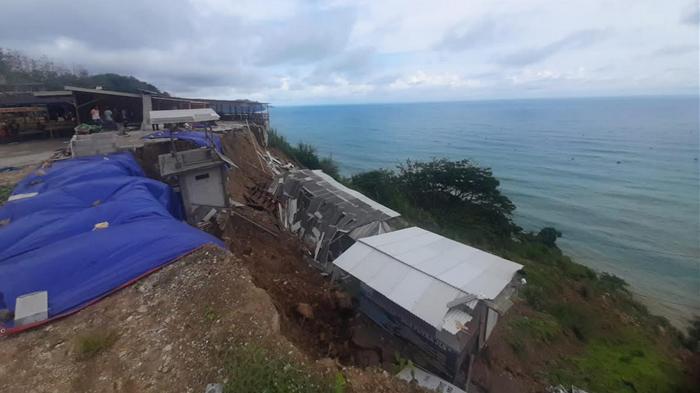 Longsor di Tulungagung, Dua Warung di JLS Pantai Sine Ambles