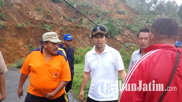 Terisolasi Karena Longsor, BBM di Trenggalek Hanya Cukup Untuk Empat Hari, Padahal . . .