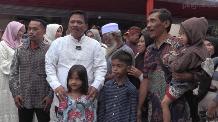 masyarakat-Nganjuk-ikuti-tasyakuran-bertajuk-Buka-Puasa-Bersama-Gratis-Bareng-Marhaen-Djumadi.jpg