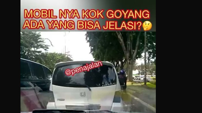 VIDEO: Alamak, Jalanan Macet, Mobil Ini Malah Goyang-Goyang, Netter: Mungkin Lagi Main Kuda-Kudaan