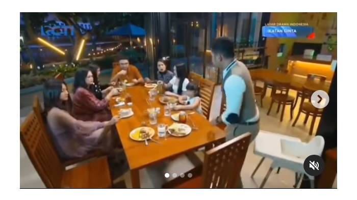 momen-makan-malam-bersama-keluarga-papa-surya-andin-dan-elsa.jpg