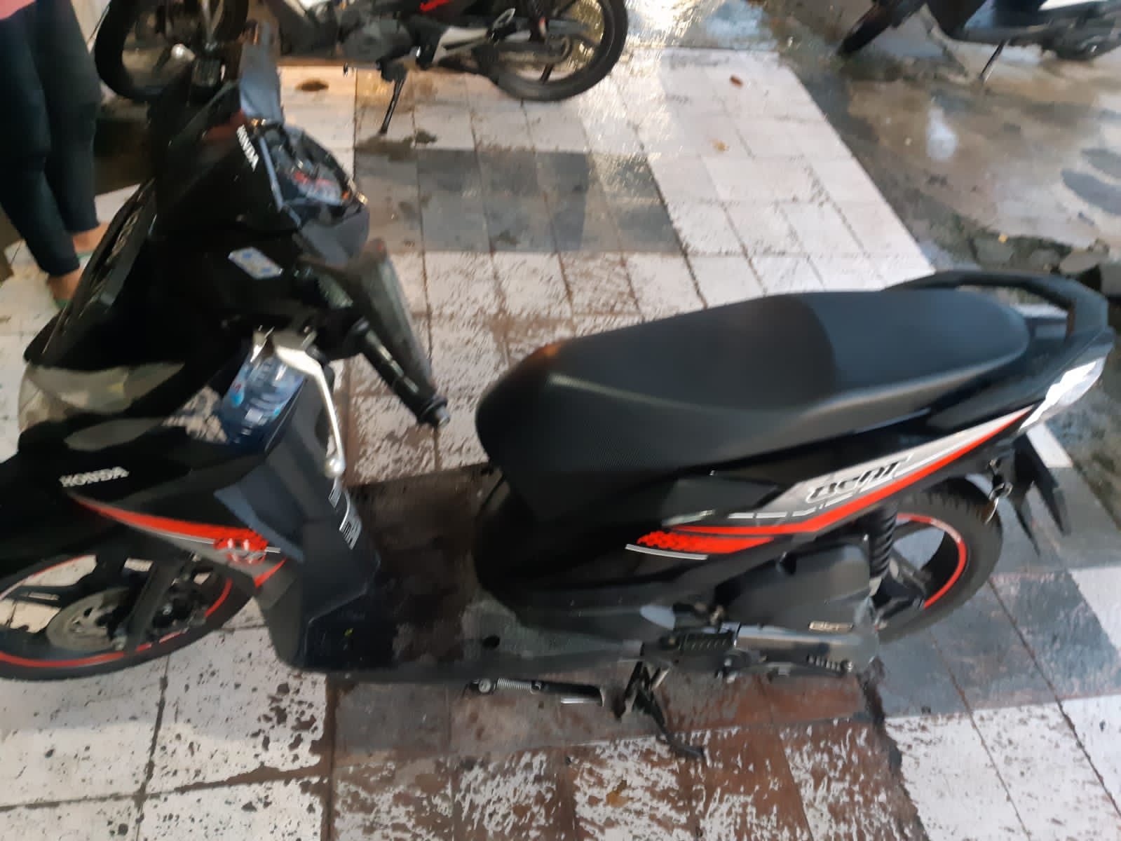 motor-honda-beat-bernopol-l-4298-xk-milik-penghuni-kosan-setiyabudi-39-yang-hilang.jpg