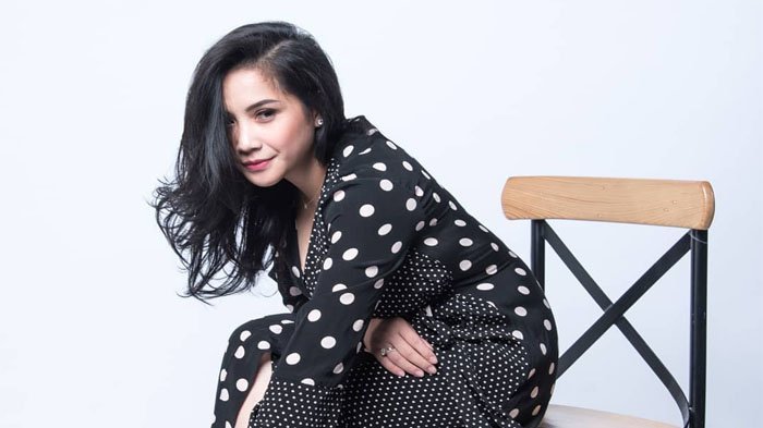 Bernostalgia, Nagita Slavina Reuni dengan Para Pemain 'Disini Ada Setan', Intip Keseruannya!