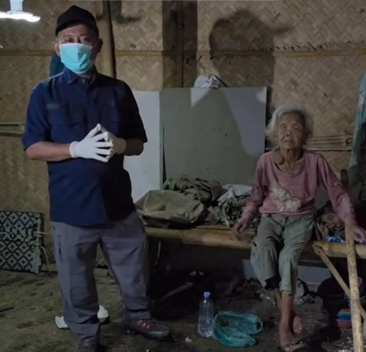 nenek-siamah-asal-jember-hidup-terlantar.jpg